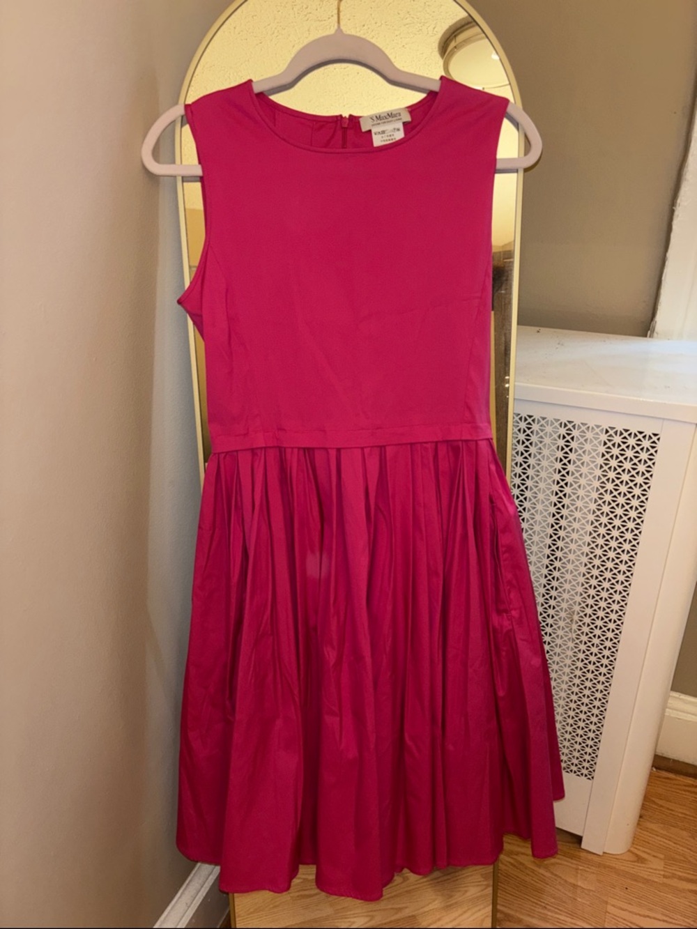 ‘S Max Mara Bright Fuchsia Sleeveless Pleated Dress - Picture 2 of 8